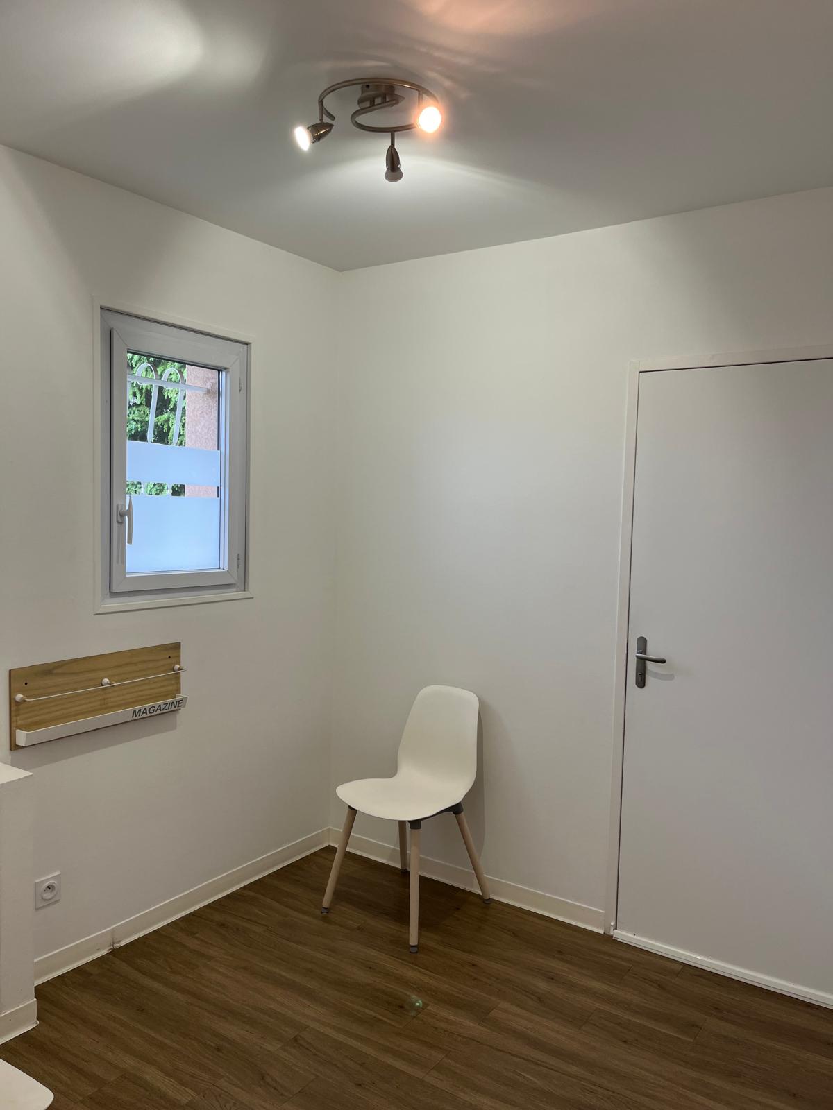 Salle d'attente du cabinet de Feyzin